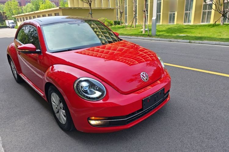 Used Volkswagen Beetle 2015 180TSI model Front Right 45 Deg