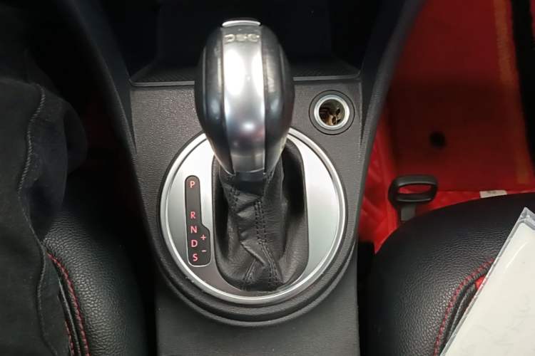Used Volkswagen Beetle 2015 180TSI model Gear Lever