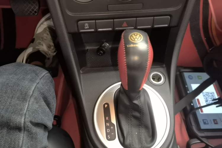 Used Volkswagen Beetle 2015 180TSI model Gear Lever