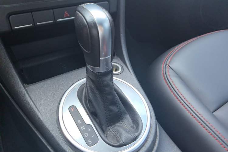 Used Volkswagen Beetle 2015 280TSI Gear Lever