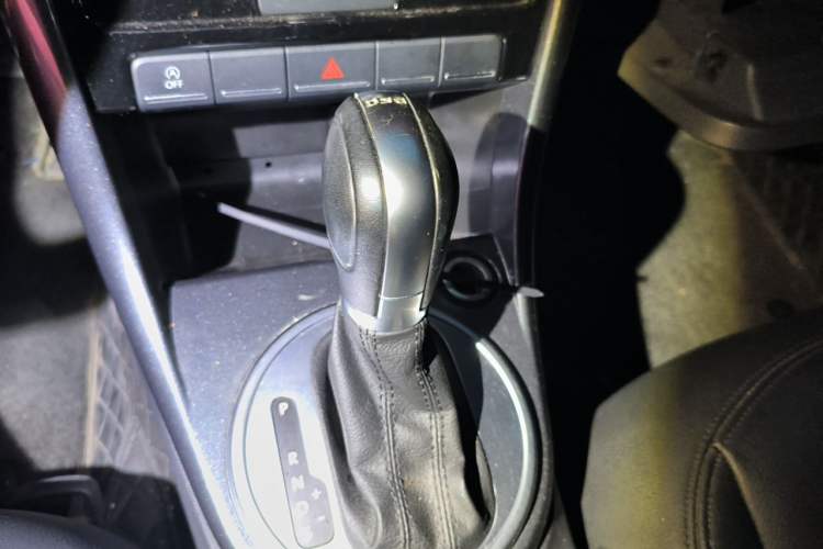 Used Volkswagen Beetle 2015 180TSI model Gear Lever