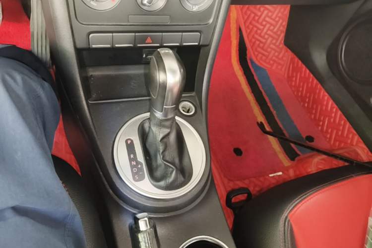Used Volkswagen Beetle 2015 180TSI model Gear Lever