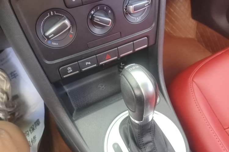 Used Volkswagen Beetle 2015 180TSI model Gear Lever