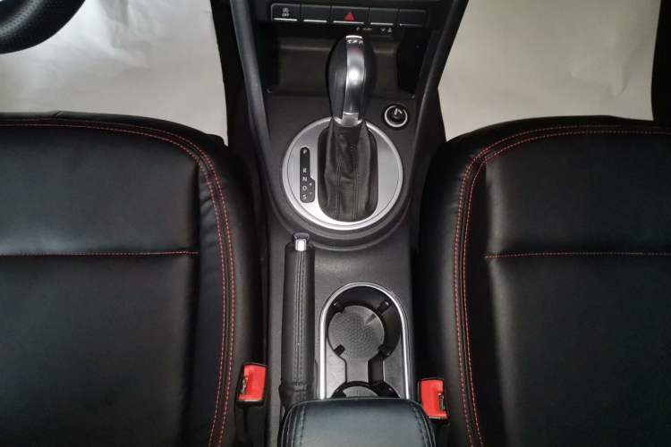 Used Volkswagen Beetle 2015 180TSI model Gear Lever