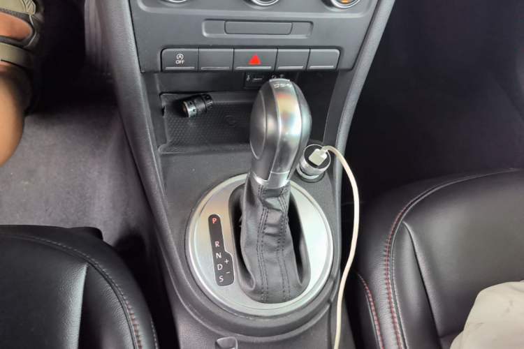 Used Volkswagen Beetle 2015 180TSI model Gear Lever