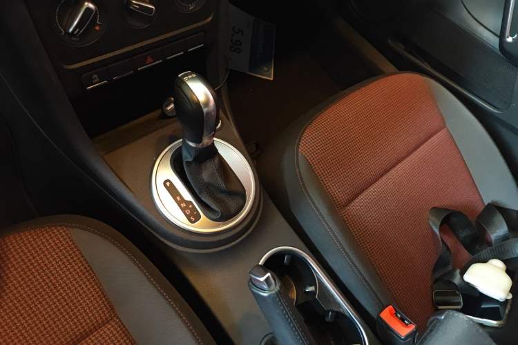 Used Volkswagen Beetle 2015 180TSI model Gear Lever