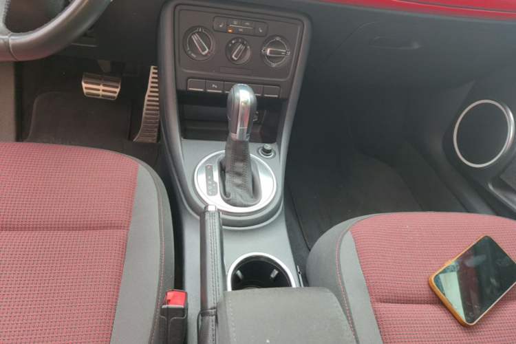 Used Volkswagen Beetle 2015 180TSI model Gear Lever
