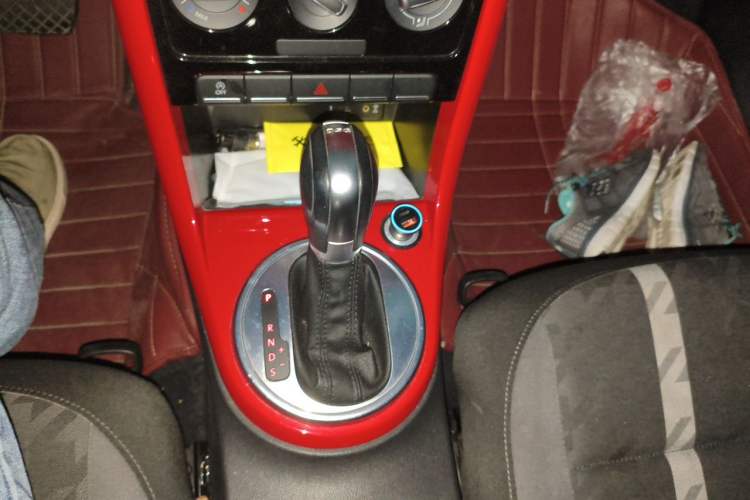 Used Volkswagen Beetle 2015 180TSI model Gear Lever