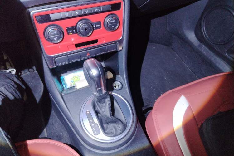 Used Volkswagen Beetle 2015 180TSI model Gear Lever