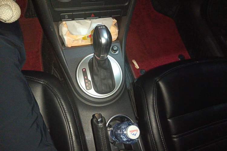 Used Volkswagen Beetle 2015 180TSI model Gear Lever