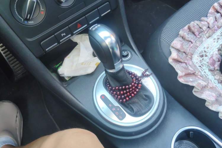 Used Volkswagen Beetle 2015 180TSI model Gear Lever