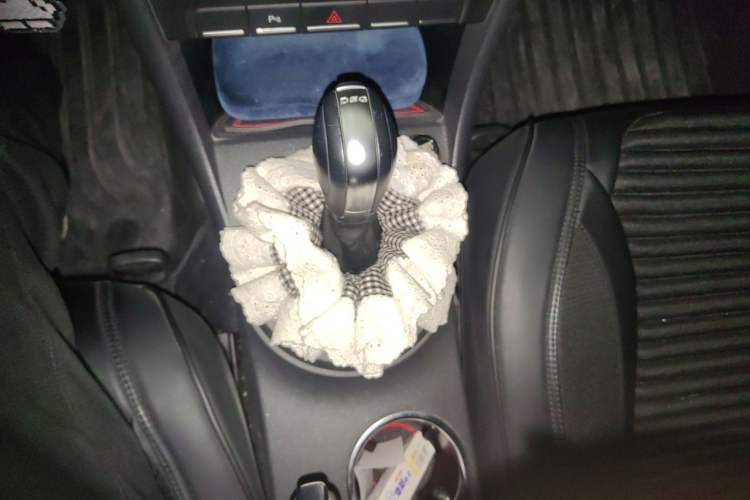 Used Volkswagen Beetle 2015 180TSI model Gear Lever