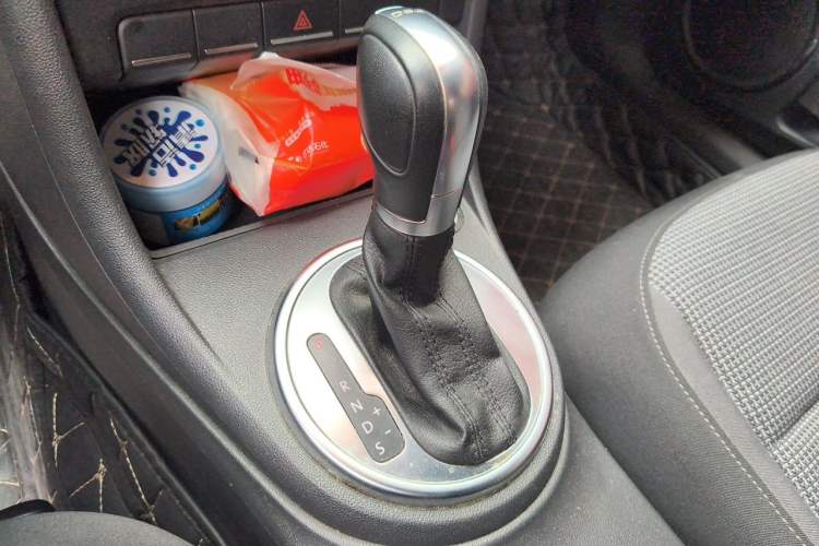 Used Volkswagen Beetle 2015 180TSI model Gear Lever