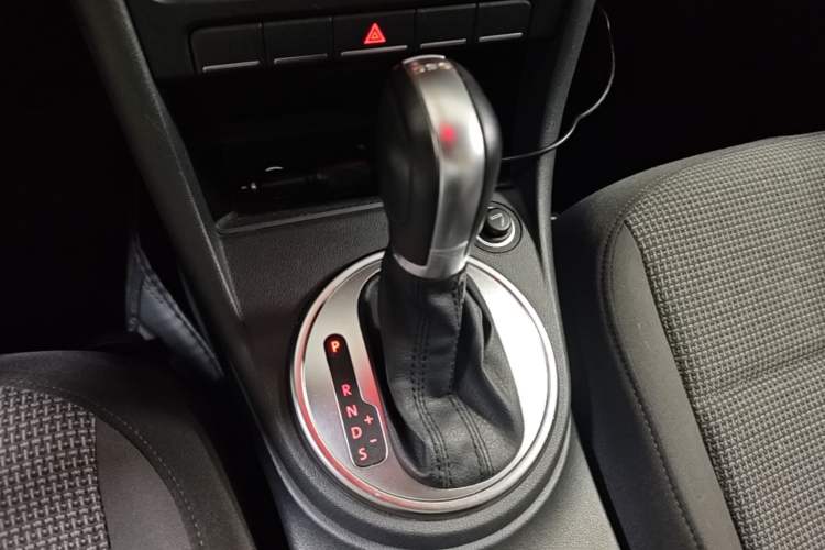 Used Volkswagen Beetle 2015 180TSI model Gear Lever