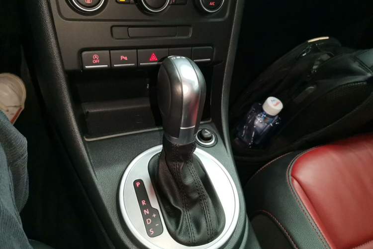 Used Volkswagen Beetle 2015 180TSI Convertible Edition Gear Lever