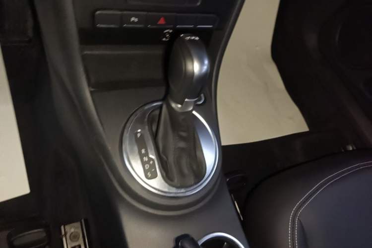 Used Volkswagen Beetle 2015 180TSI model Gear Lever