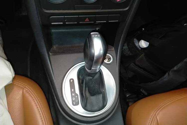 Used Volkswagen Beetle 2015 180TSI model Gear Lever