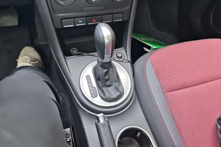 Used Volkswagen Beetle 2015 180TSI model Gear Lever