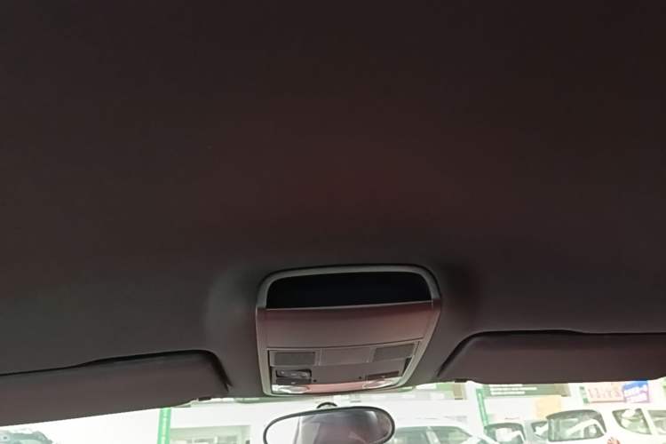 Used Volkswagen Beetle 2015 180TSI model Headliner