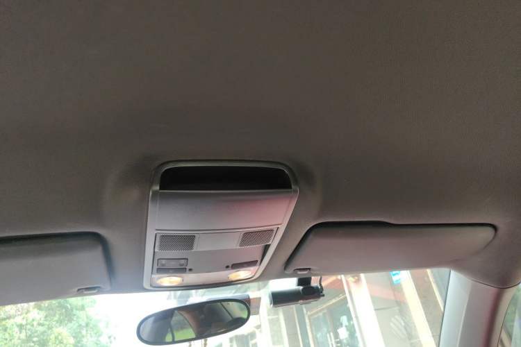 Used Volkswagen Beetle 2015 180TSI model Headliner