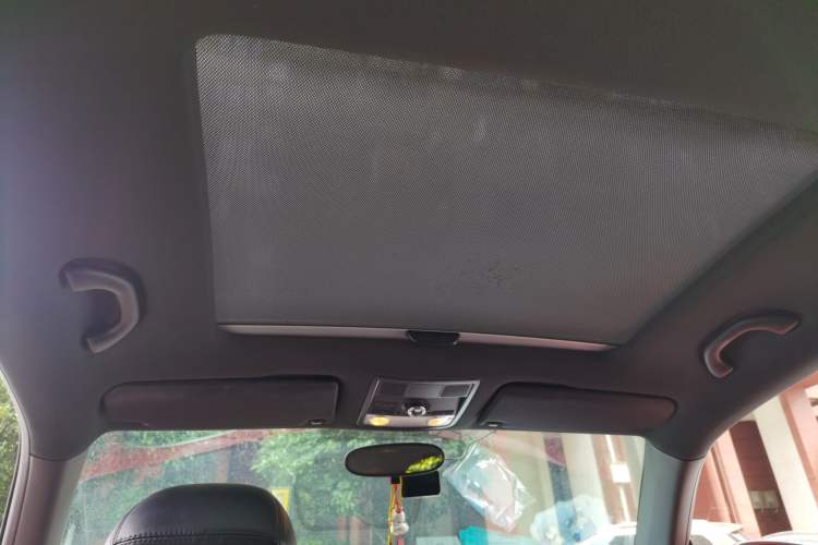 Used Volkswagen Beetle 2015 180TSI model Headliner