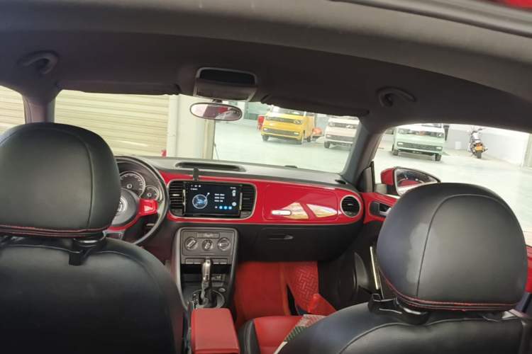 Used Volkswagen Beetle 2015 180TSI model Headliner