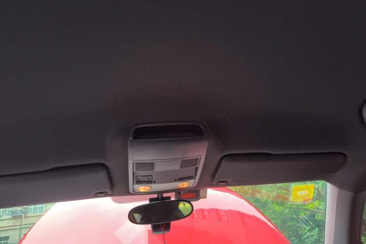 Used Volkswagen Beetle 2015 180TSI model Headliner