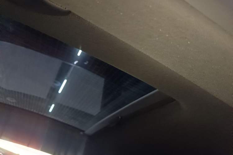 Used Volkswagen Beetle 2015 180TSI model Headliner