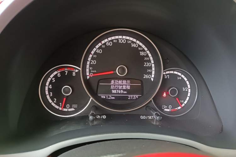Used Volkswagen Beetle 2015 180TSI model Instrument Cluster