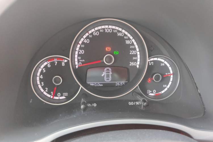 Used Volkswagen Beetle 2015 180TSI model Instrument Cluster