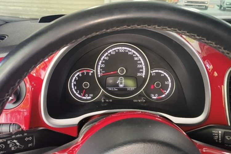 Used Volkswagen Beetle 2015 180TSI model Instrument Cluster