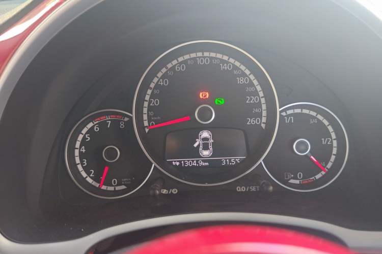 Used Volkswagen Beetle 2015 280TSI Instrument Cluster