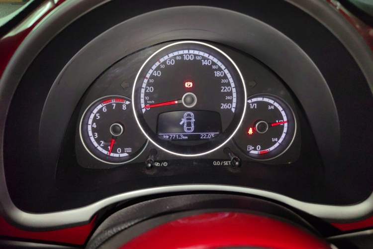 Used Volkswagen Beetle 2015 180TSI model Instrument Cluster