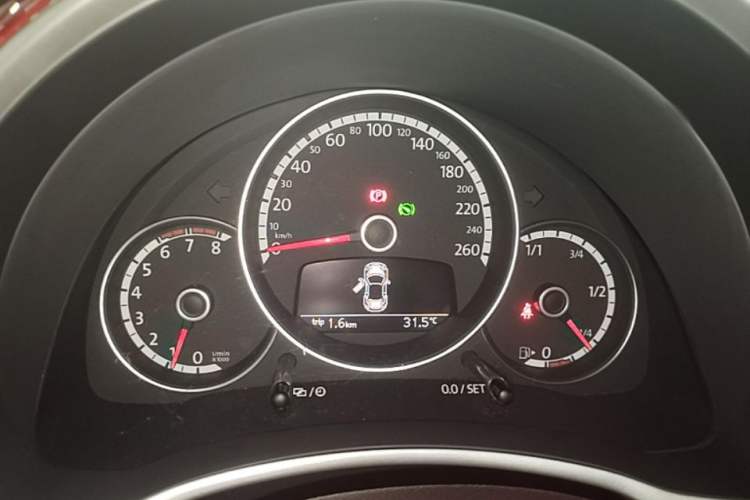 Used Volkswagen Beetle 2015 180TSI model Instrument Cluster
