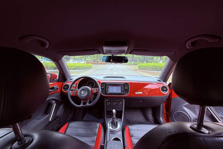 Used Volkswagen Beetle 2015 180TSI model Interior 1