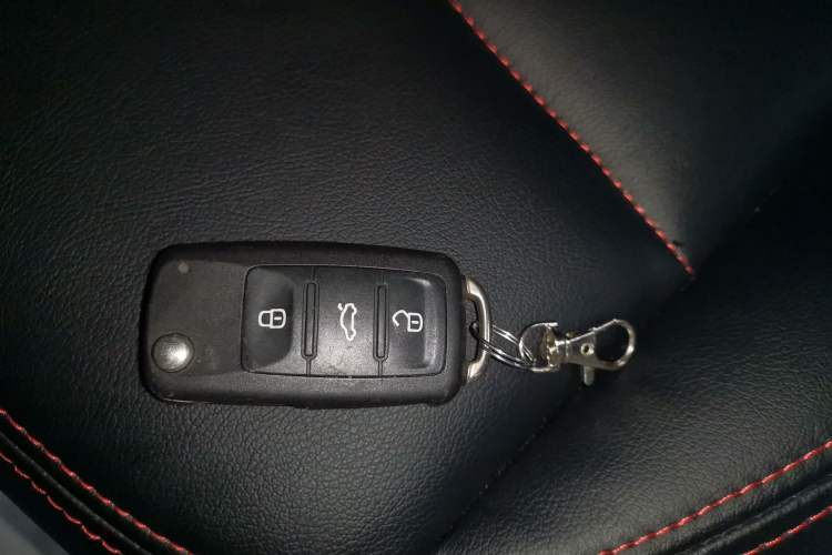 Used Volkswagen Beetle 2015 180TSI model Interior 1