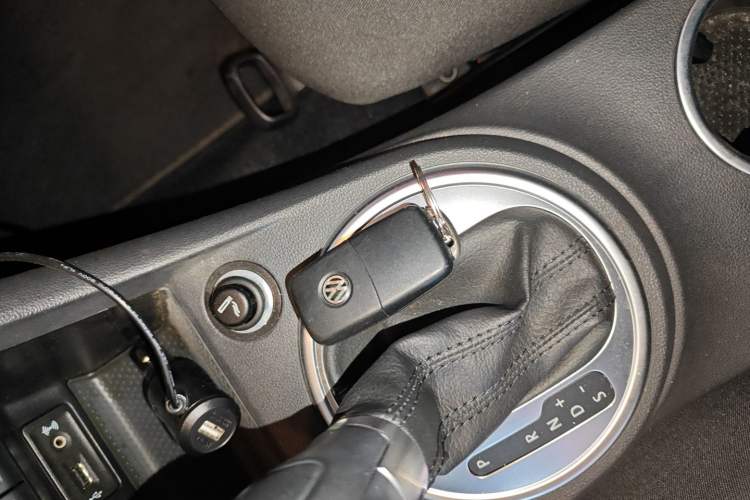 Used Volkswagen Beetle 2015 180TSI model Interior 1