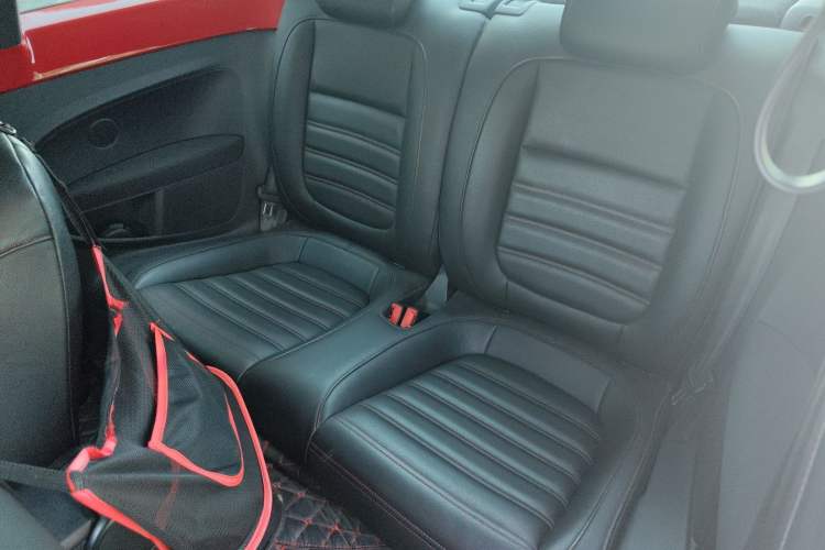 Used Volkswagen Beetle 2015 180TSI model Interior 1