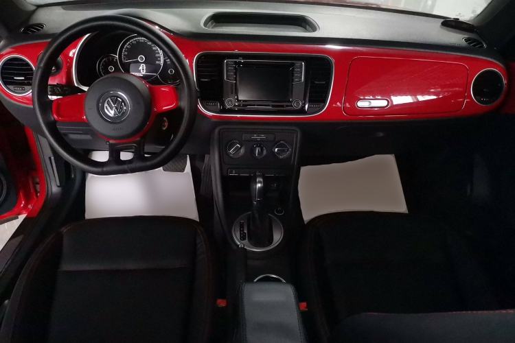 Used Volkswagen Beetle 2015 180TSI model Interior 2