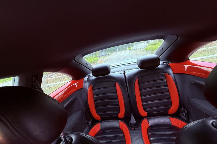Used Volkswagen Beetle 2015 180TSI model Interior 3