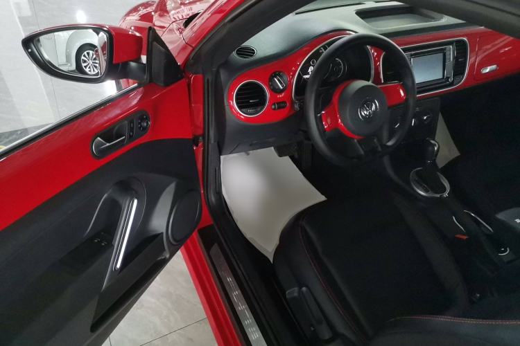Used Volkswagen Beetle 2015 180TSI model Interior 3
