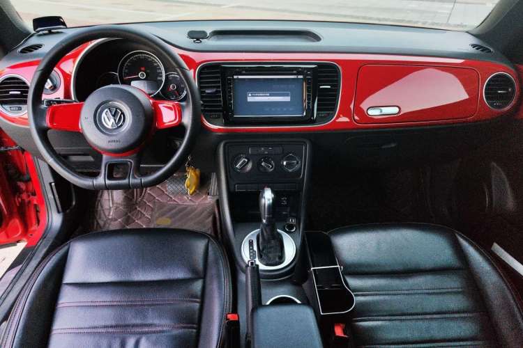 Used Volkswagen Beetle 2015 180TSI model Interior 3
