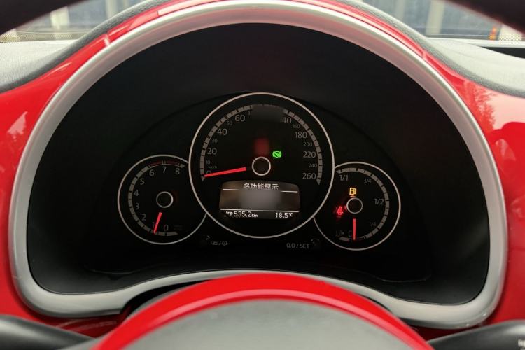 Used Volkswagen Beetle 2015 180TSI model Interior 3