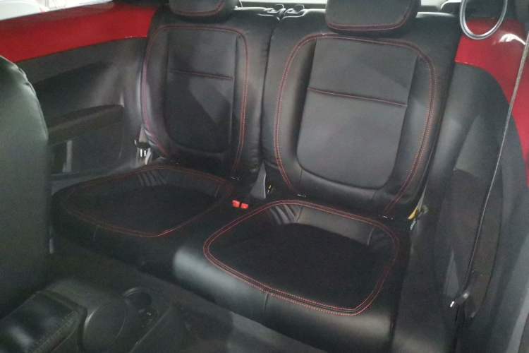 Used Volkswagen Beetle 2015 180TSI model Interior 4