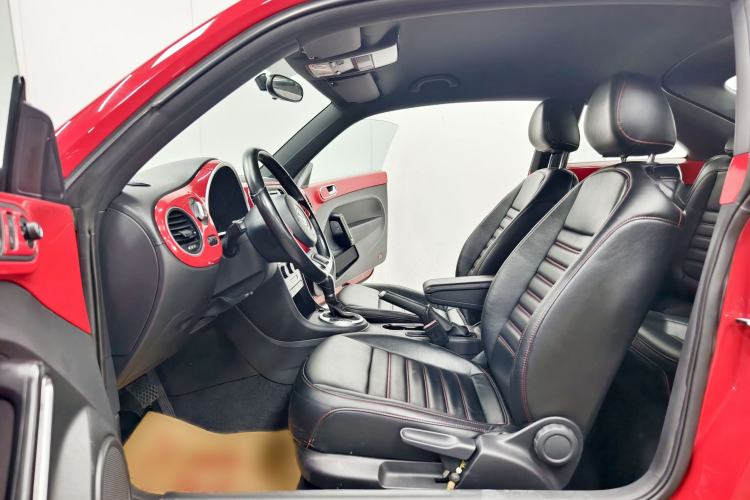Used Volkswagen Beetle 2015 180TSI model Interior 4