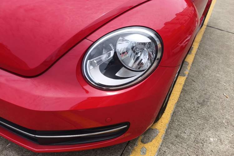 Used Volkswagen Beetle 2015 180TSI model Left Front Headlight