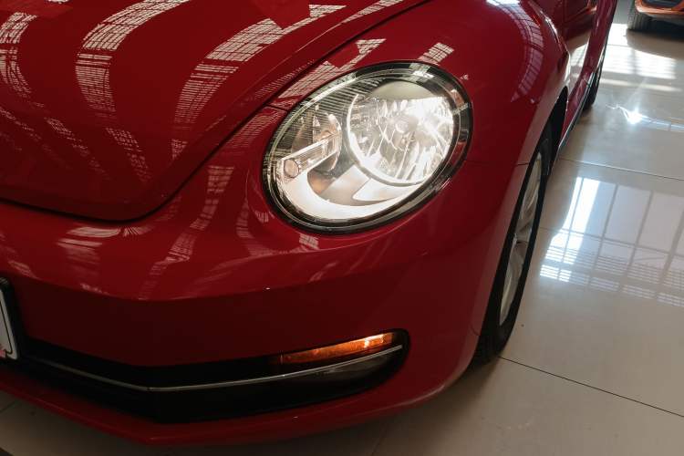Used Volkswagen Beetle 2015 180TSI model Left Front Headlight