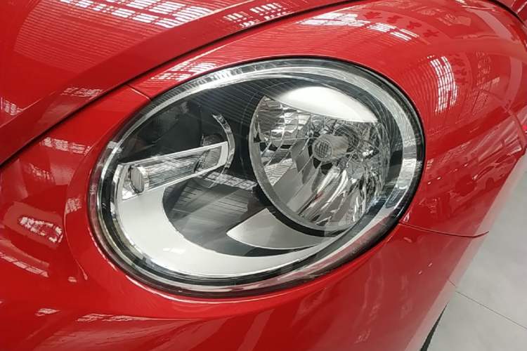 Used Volkswagen Beetle 2015 180TSI model Left Front Headlight