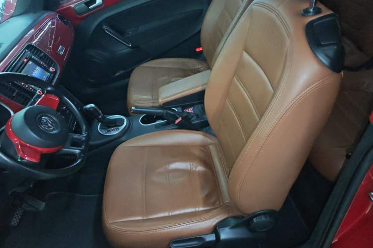 Used Volkswagen Beetle 2015 180TSI model Left Front Seat