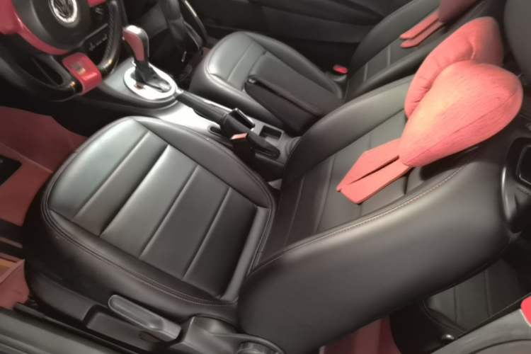 Used Volkswagen Beetle 2015 180TSI model Left Front Seat